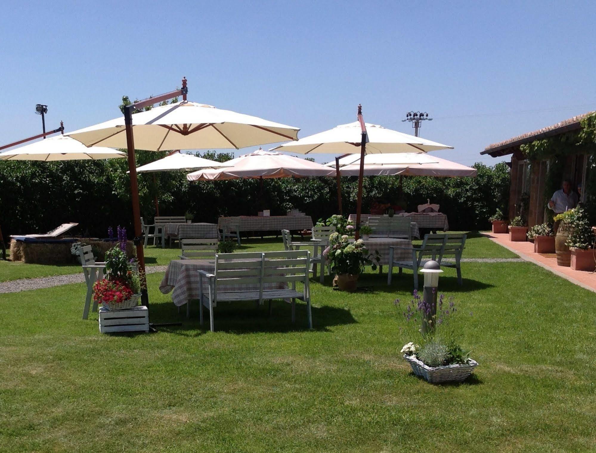 Agriturismo Casale Bonaparte Cellere Exterior photo